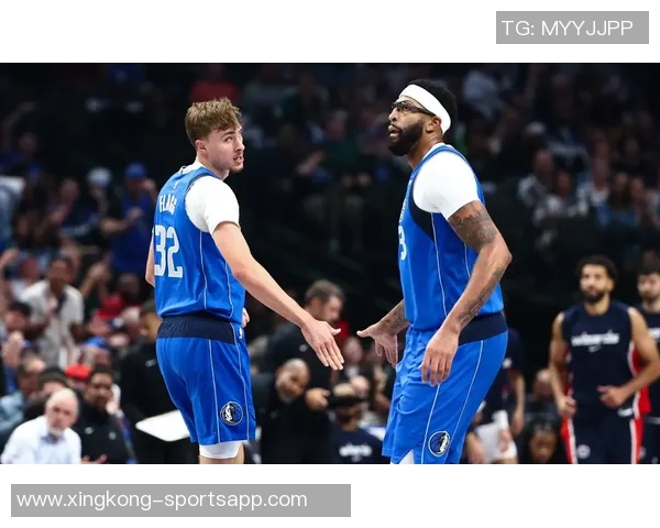 独行侠新阵容揭晓拉塞尔与克莱后场搭档浓眉出任四号位