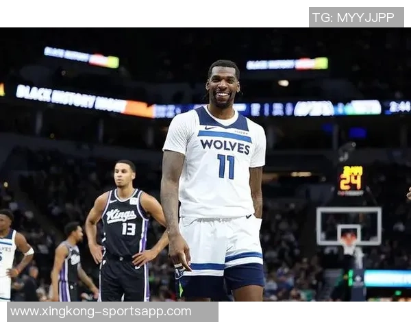 纳兹里德表现出色12投8中砍下25分10篮板三分球命中率高达71