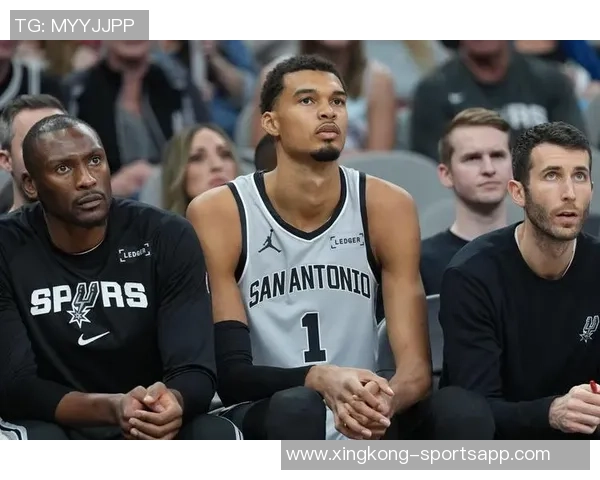 爵士与马刺激战全场罚球大战共计79次罚球成比赛关键因素