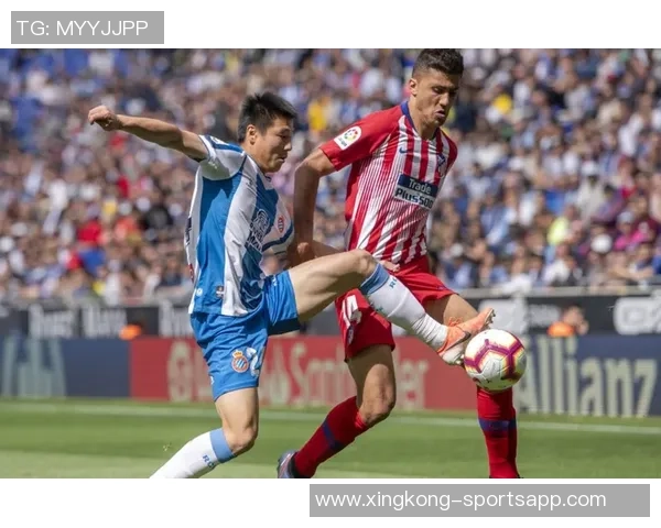 贝尔巴托夫谈舍什科跑位技巧与沟通重要性建议队友积极要球