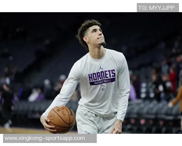 名记曝拉梅洛鲍尔被视为NBA最不严肃球员引发热议 名记曝拉梅洛鲍尔被视为NBA最不严肃球员引发热议